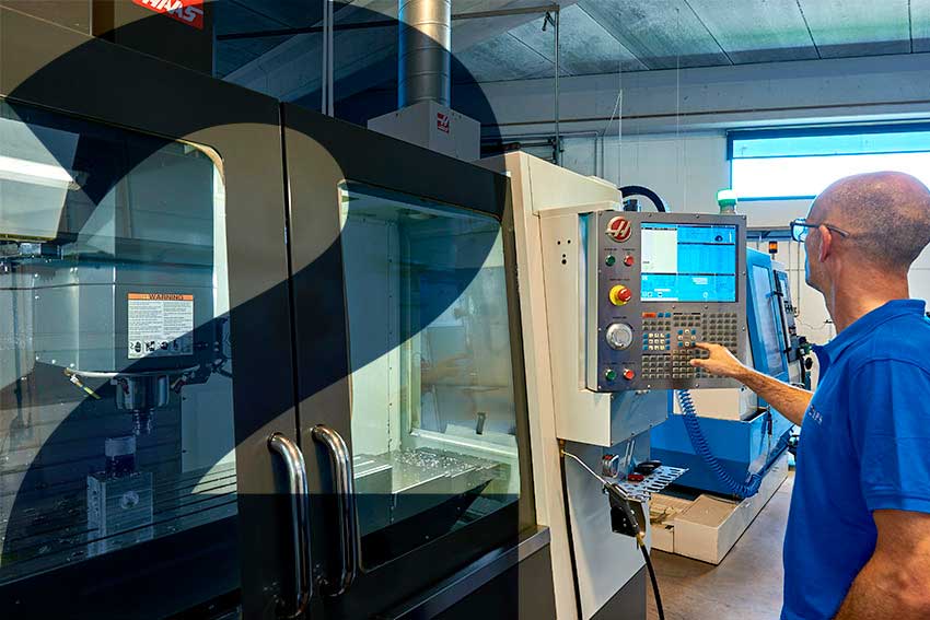 Paso 2: En FORTAPS diseñamos y construimos los moldes para la fabricación de las conteras